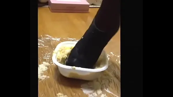 Grandi clip fetish】Bowl of rice topped with chicken and eggs crush Heels Tubo