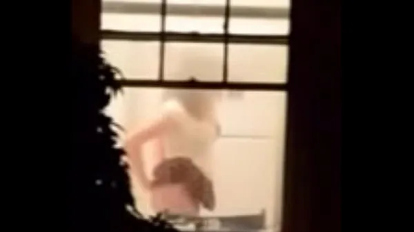 Tabung klip Exhibitionist Neighbors Caught Fucking In Window besar