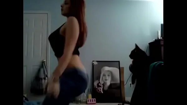 Μεγάλος σωλήνας κλιπ Millie Acera Twerking my ass while playing with my pussy