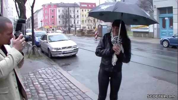 Nagy Teeny is approached on the street and fucked for money klipcső