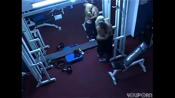 大的 Friends Caught fucking at the Gym - Spy Cam 剪辑 管 