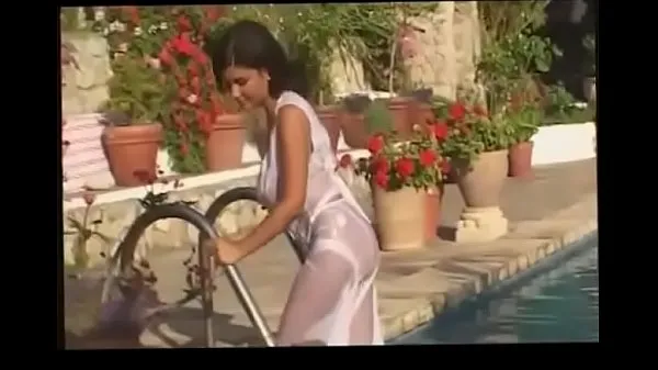 Big Housewife, boobs massage on swimmingpool clips Tube