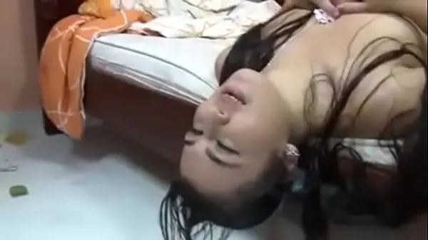 Grote Destroyed anal for this virgin clipsbuis