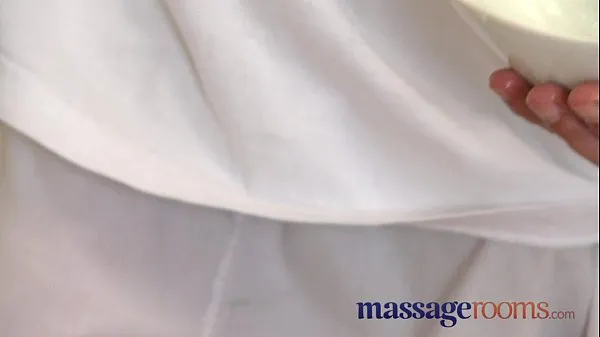 Μεγάλος σωλήνας κλιπ Massage Rooms Mature woman with hairy pussy given orgasm
