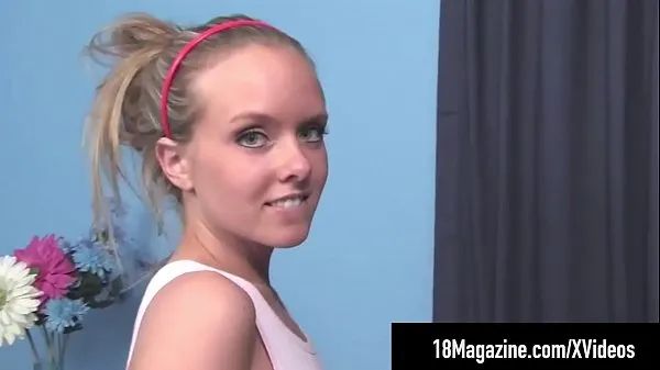 大的 Busty Blonde Innocent Teen Brittany Strip Teases On Webcam 剪辑 管 