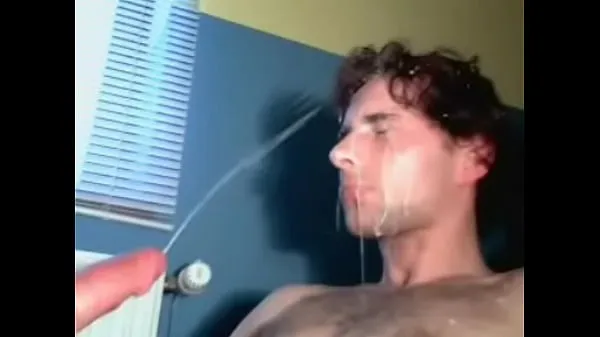 Grote cumshot on his face clipsbuis