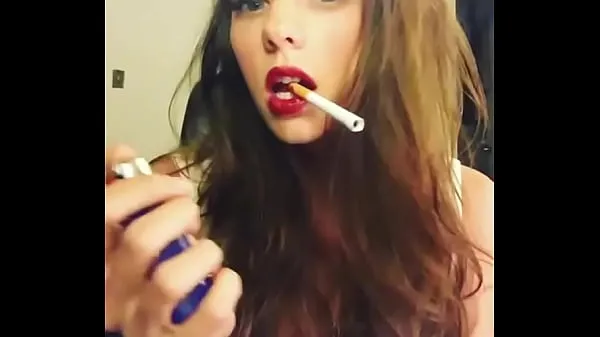 बड़ी Hot girl with sexy red lips क्लिप ट्यूब