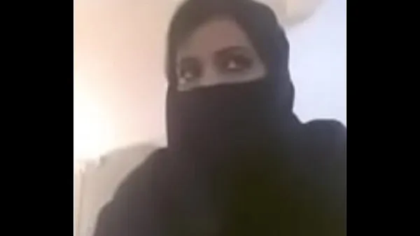 Store Muslim hot milf expose her boobs in videocall klip Tube