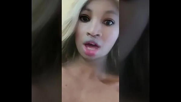 بڑی Kenyan Bitch Sending Nudes To Her Man (5 کلپس ٹیوب