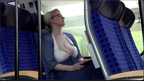 คลิปใหญ่ saggy natural big tits in public Tube