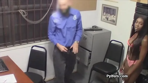 Store Ebony thief punished in the back office by the horny security guard klipp Tube