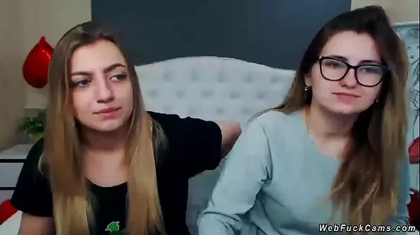 大的 Two brunette amateur teen lesbian hotties stripping and tying in bed then licking in their private live webcam show on homemade footage 剪辑 管 