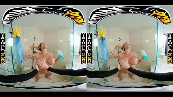 Tubo grande de Busty Blonde MILF Robbin Banx Seduces Step Son In Shower clipes