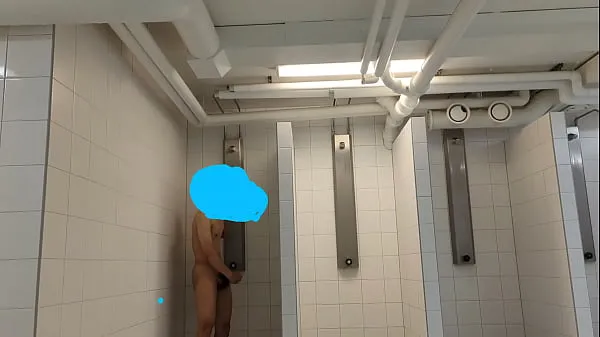 بڑی Caught masturbating in the showers کلپس ٹیوب