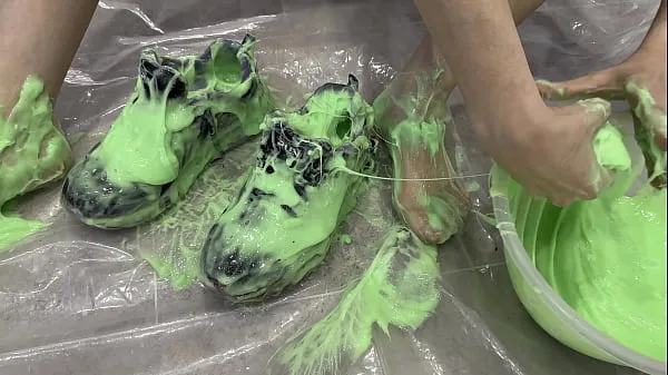 Big Trashing Sneakers (Trainers) with Super Sticky Slime clips Tube