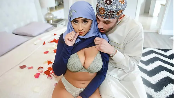 大的 Arab Husband Trying to Impregnate His Hijab Wife - HijabLust 剪辑 管 