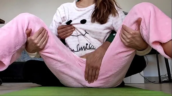 Veľké klipy (asian amateur real homemade teasing pussy and small tits fetish in pajamas) Tube